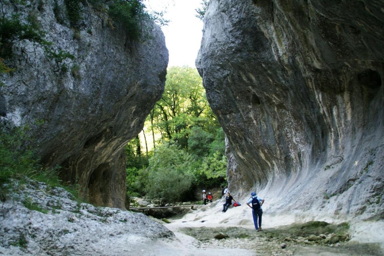 Ferienwohnung L'Atelier Des Reves La Roque-sur-Cèze Exterior foto